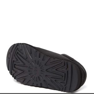 UGG Shoes - Ugg classic Men’s Clogs NEW! Black UGG Shoes - Ugg classic Men’s Clogs NEW! Black